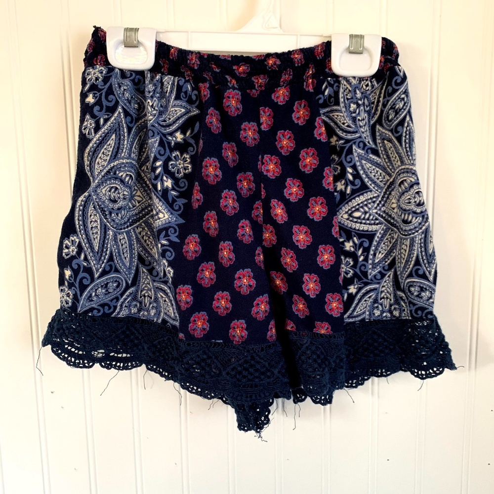 Boho Flowy Shorts with Lace Trim, S